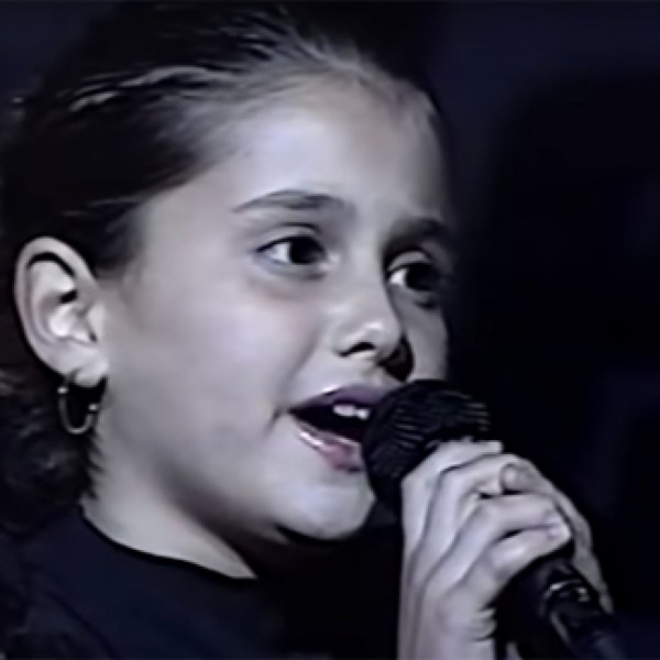 Музички времеплов: 8 - годишната Ариана Гранде ја пее Националната химна