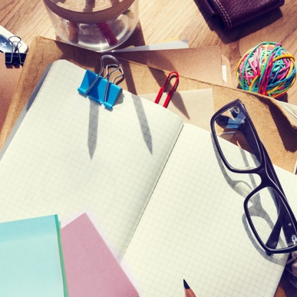 9 работи кои треба да ги имаш на бирото додека учиш: Сѐ друго ќе ти го одвлекува вниманието