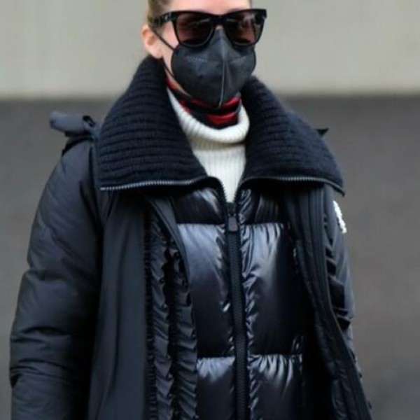 Комбо на денот: Оливија Палермо во трнди, удобен и топол зимски стајлинг