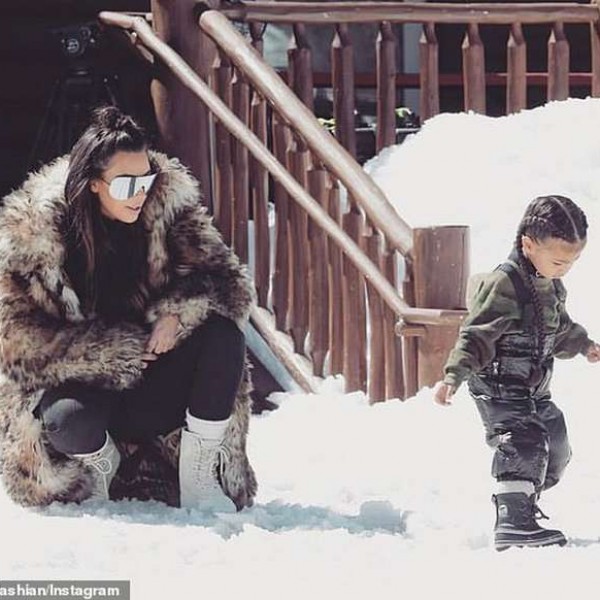 Никако да престане да се бламира: Ким Кардашијан не знае како изгледа снегот?!