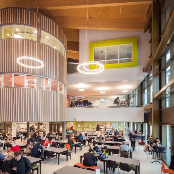 СИТИ Колеџ прераснува во регионален центар со извонредни академски перформанси
