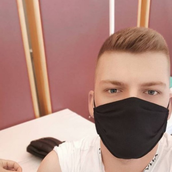 Младиот пејач и јутјубер, Марио Арангеловски се вакцинираше против ковид-19: Го сподели неговото искуство