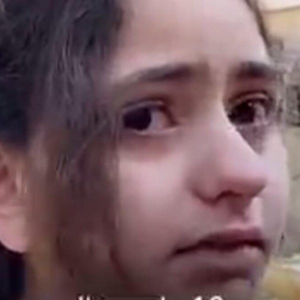 Како да го поправам ова, имам само 10 години? Видеото од расплаканото девојче од Газа го покажува ужасот на војната на Блискиот исток
