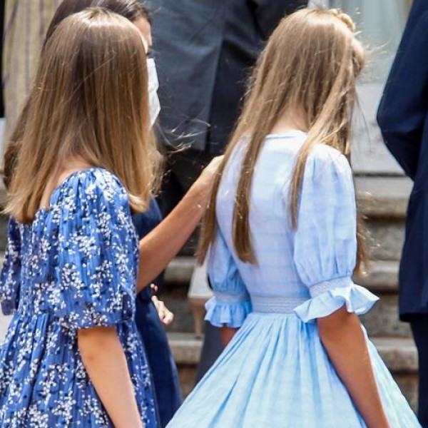 Ќерките на кралицата Летиција го наследија вкусот за стил од неа: Одлични комбинации за тинејџерки