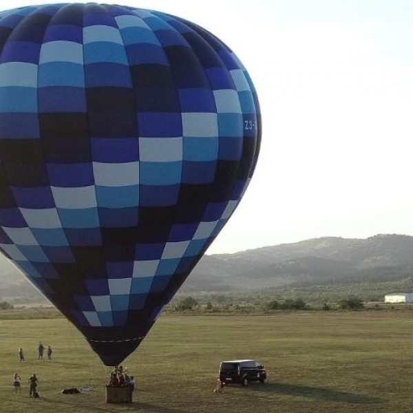 Само за вистинските авантуристи: Со балон над Македонија