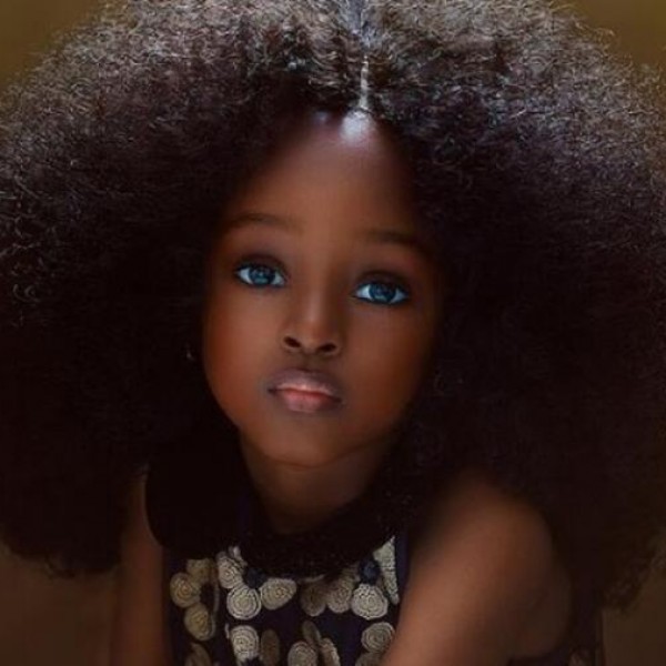 Кога имаше 5 години, го воодушеви светот со нереалната убавина: Како изгледа денес најубавата Нигеријка со сини очи?