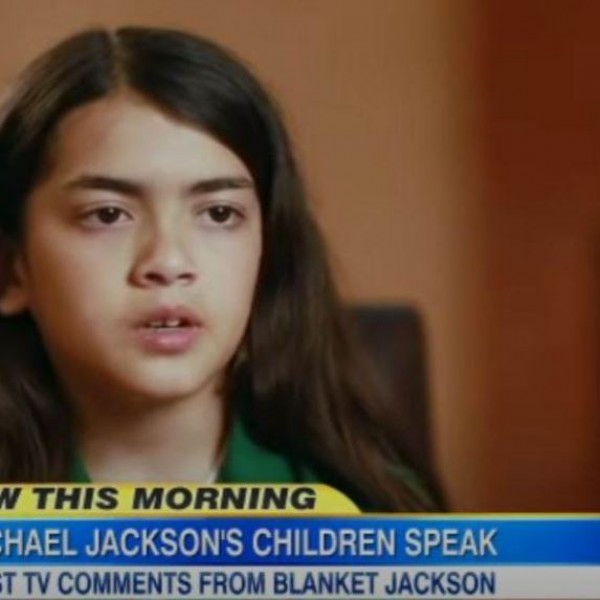Помалиот син на Мајкл Џексон го викале „Ќебенце“: Претрпел насилство, а сега по 10 години е виден во јавноста