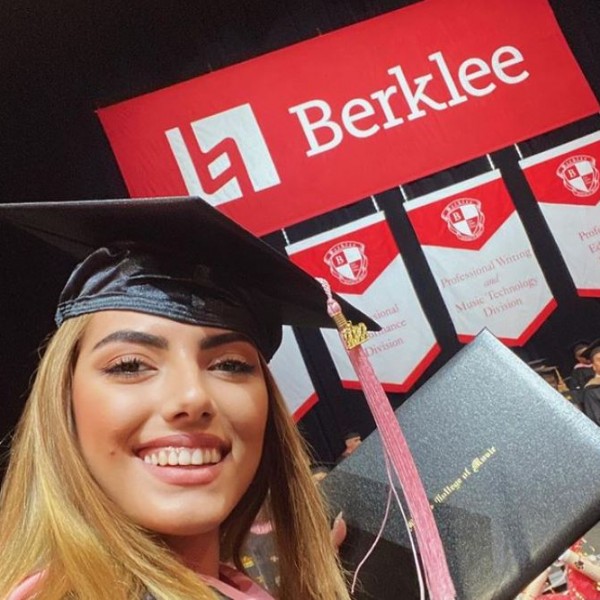 „Многумина сонуваат, некои се обидуваат, но јас постигнав“: Ања Ветерова дипломираше на Беркли
