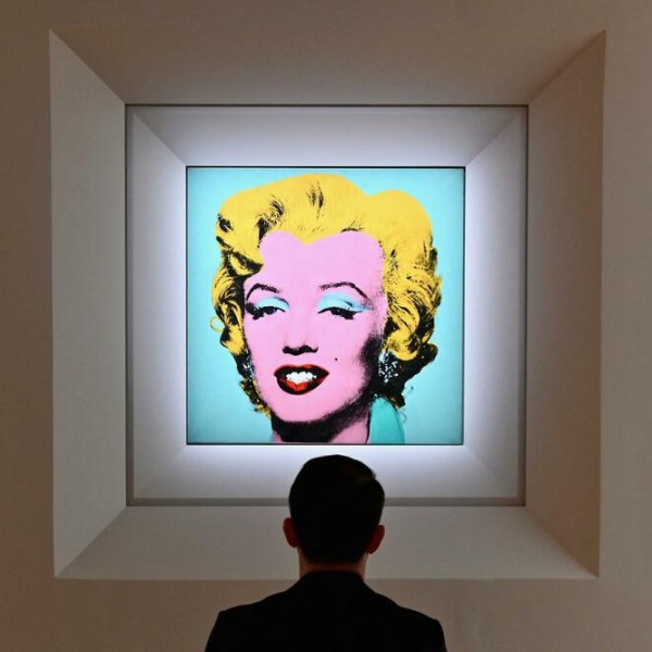 Урнаа рекорд „од другиот свет“: Најскапиот портрет со Мерлин Монро отиде во раце на овој милионер!