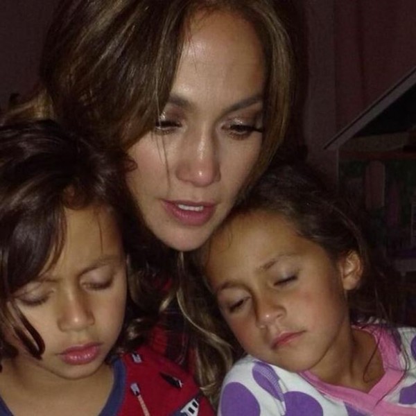 Дури ни за 9.000 долари месечно не можеа да го трпат ова: Еве зошто бејбиситерки бегаа од Џенифер Лопез и нејзините деца