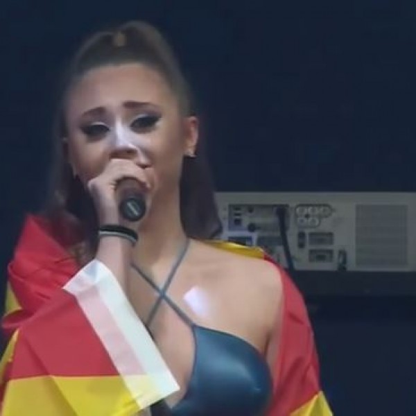 Гордост на Македонија: Младата „Ѕвезда на Гранд“ Драгана Костова во Швајцарија ја отпеа македонската химна (ВИДЕО)