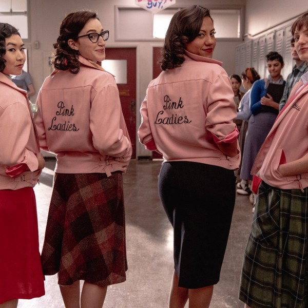 SkyShowtime го потврди датумот за премиера на серијата „Grease: Rise of the Pink Ladies“