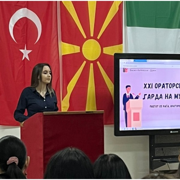 Образовниот систем во Македонија само ја отсликува тажната политичка реалност: Тања Русмир за иднината на младите во нашата држава