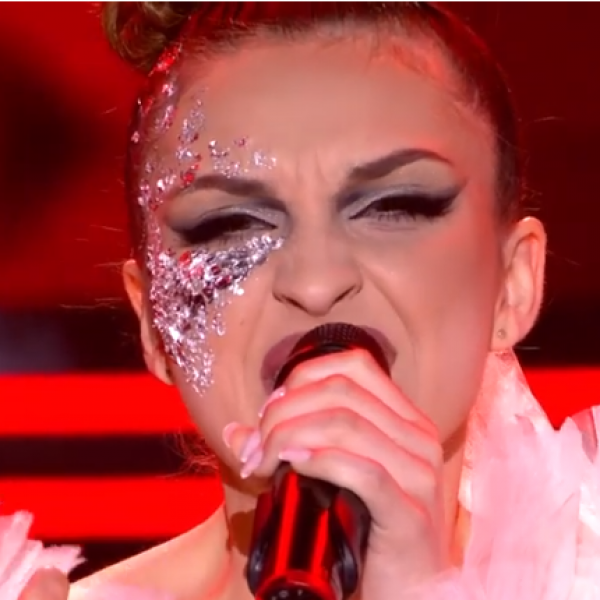 Струмичанката Славица Ангелова „растури“ со пеењето во „Ѕвездите на Гранд“ и влезе директно  во 6 тиот круг од шоуто
